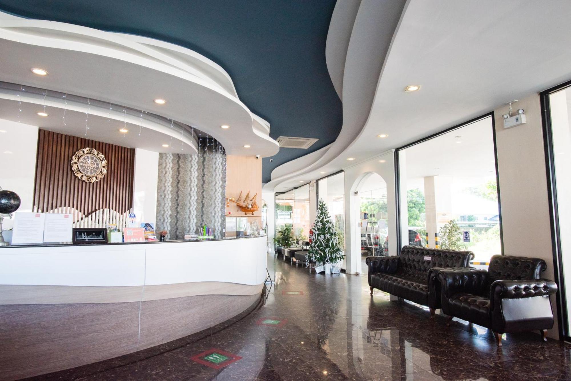 The Proud Hotel Убонратчатхани Экстерьер фото