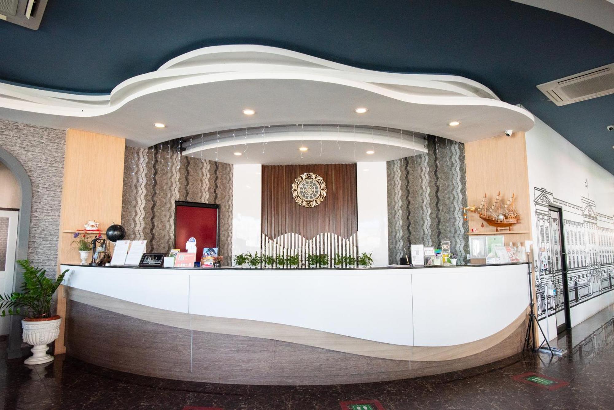 The Proud Hotel Убонратчатхани Экстерьер фото