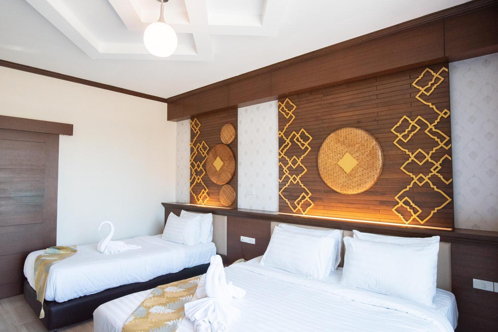 The Proud Hotel Убонратчатхани Экстерьер фото