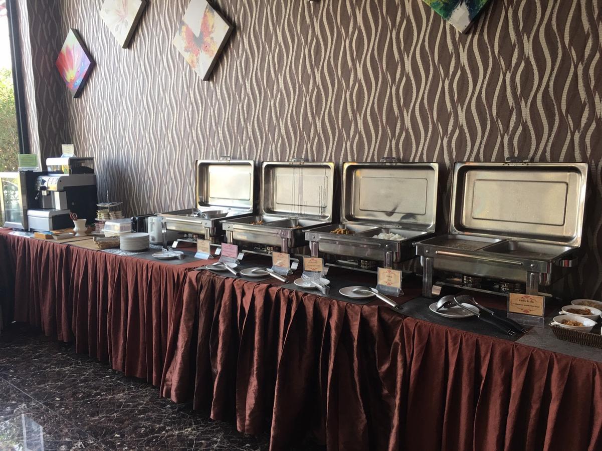 The Proud Hotel Убонратчатхани Экстерьер фото