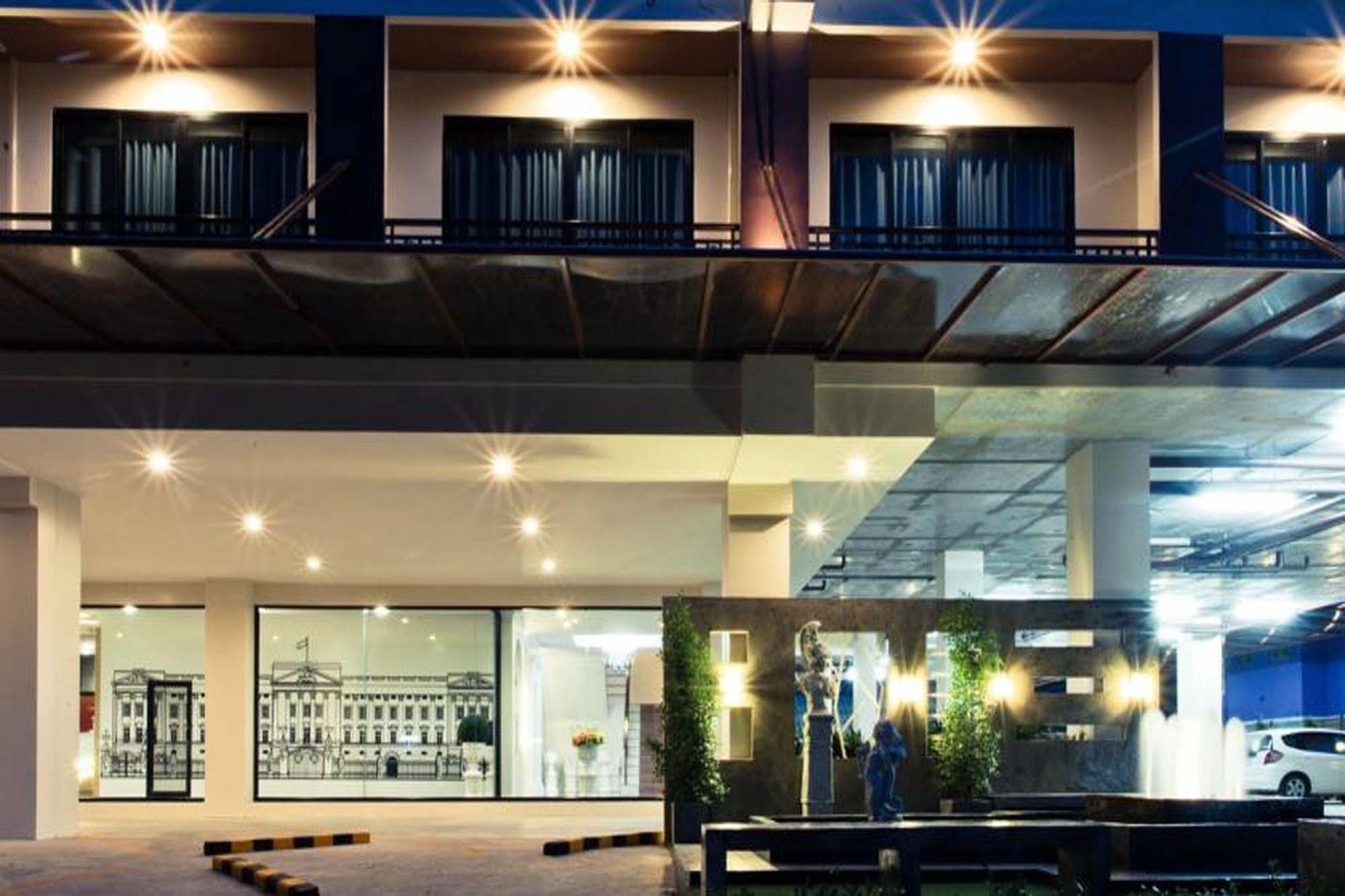 The Proud Hotel Убонратчатхани Экстерьер фото